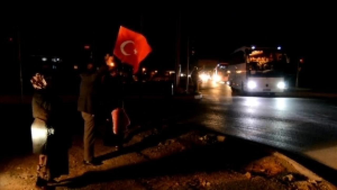 Askeri birlikleri taşıyan konvoy, İslahiye'ye ulaştı