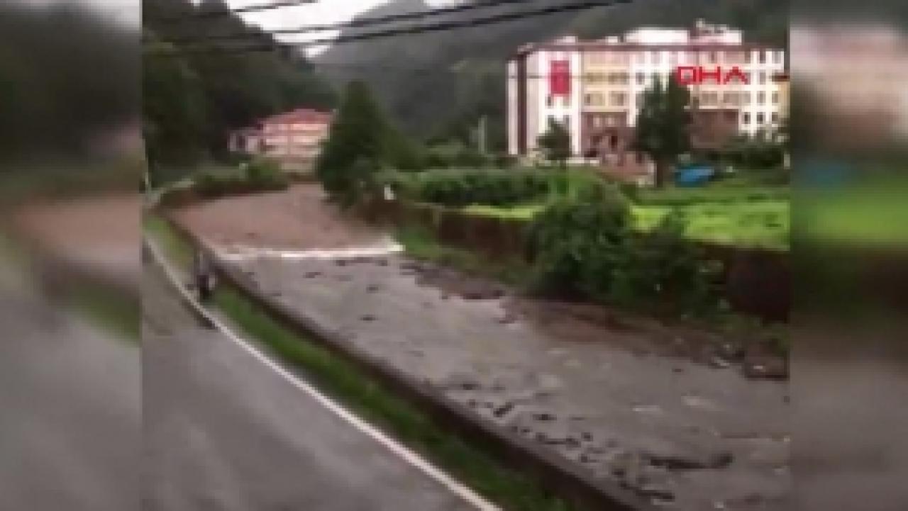 Rize'deki selin geldiği anlar görüntülendi