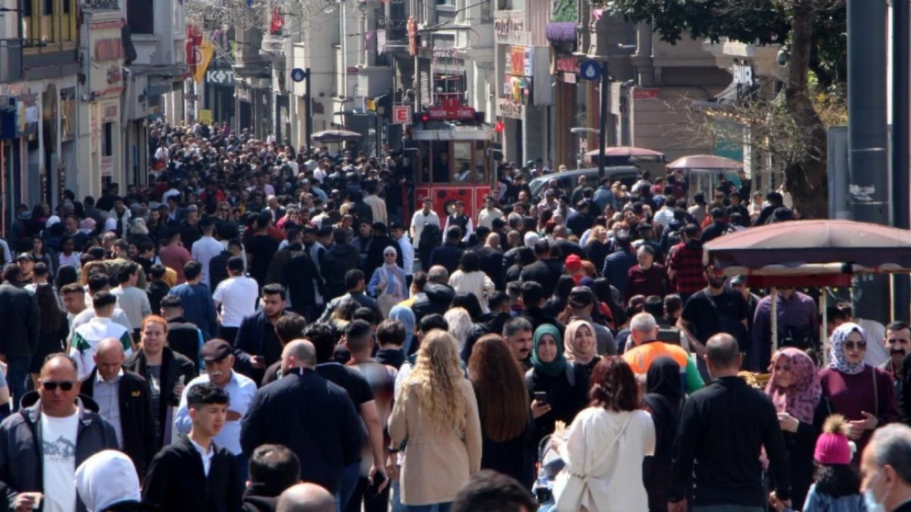 İstiklal Caddesi'nde Bayram Yoğunluğu