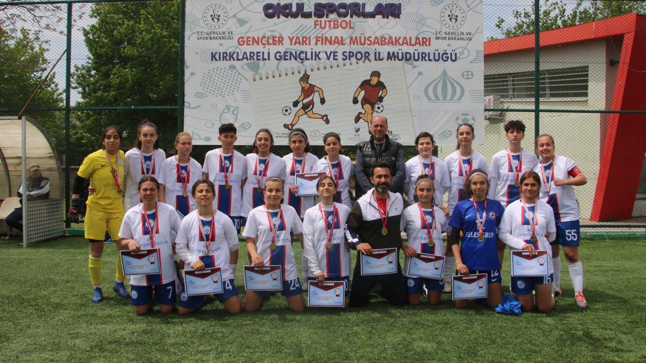 Liselerarası Kız Futbol Şampiyonası’nda finalistler belli oldu