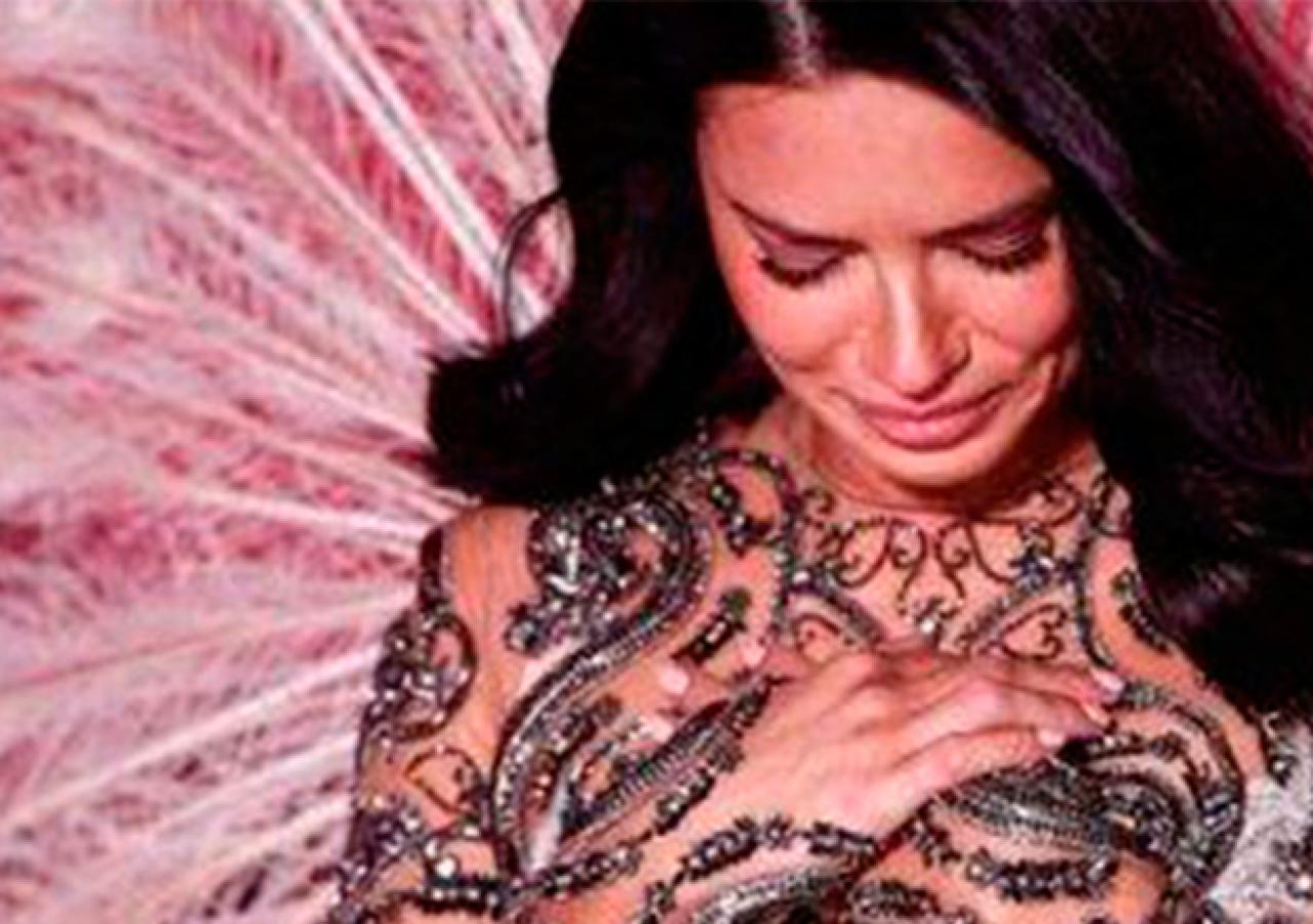 Adriana Lima son kez Victoria’s Secret defilesinde!