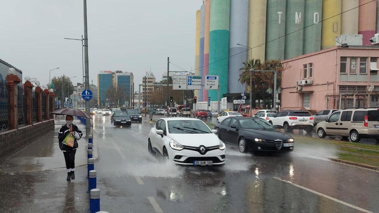 Meteoroloji uyardı: İzmir için sağanak!