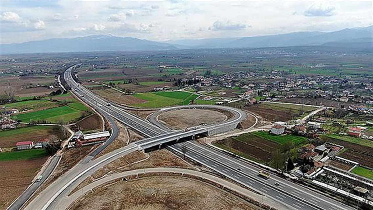 Anadolu Otoyolu'nun Sakarya-Düzce geçişinde dikkat!