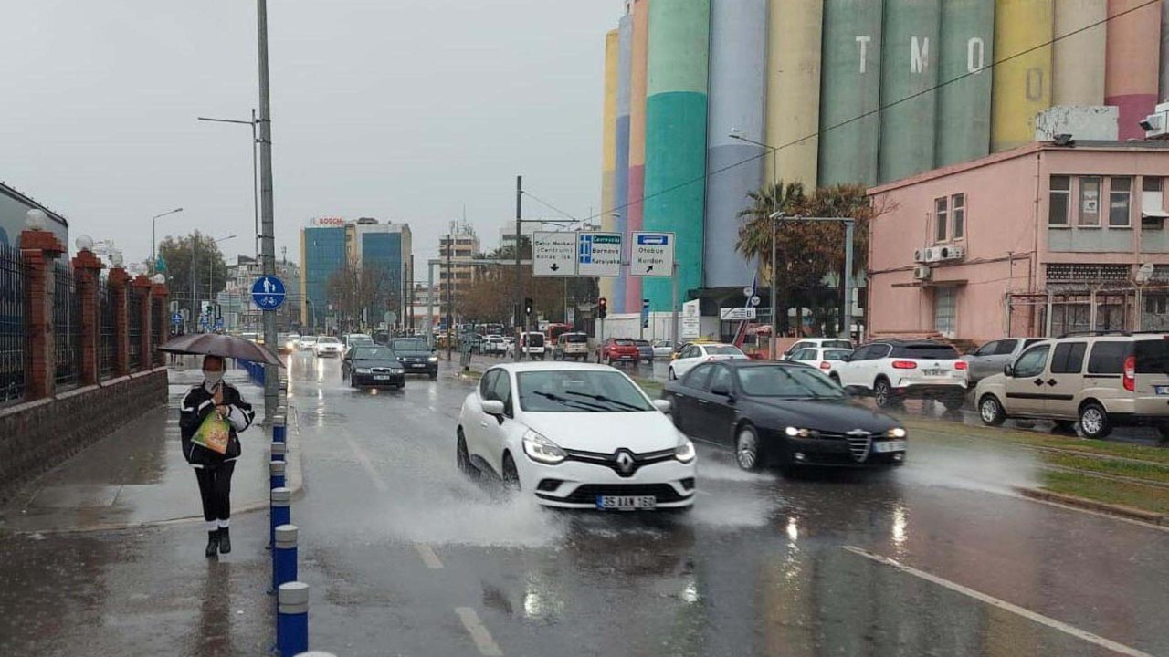 İzmir'in bazı ilçelerine sağanak uyarısı