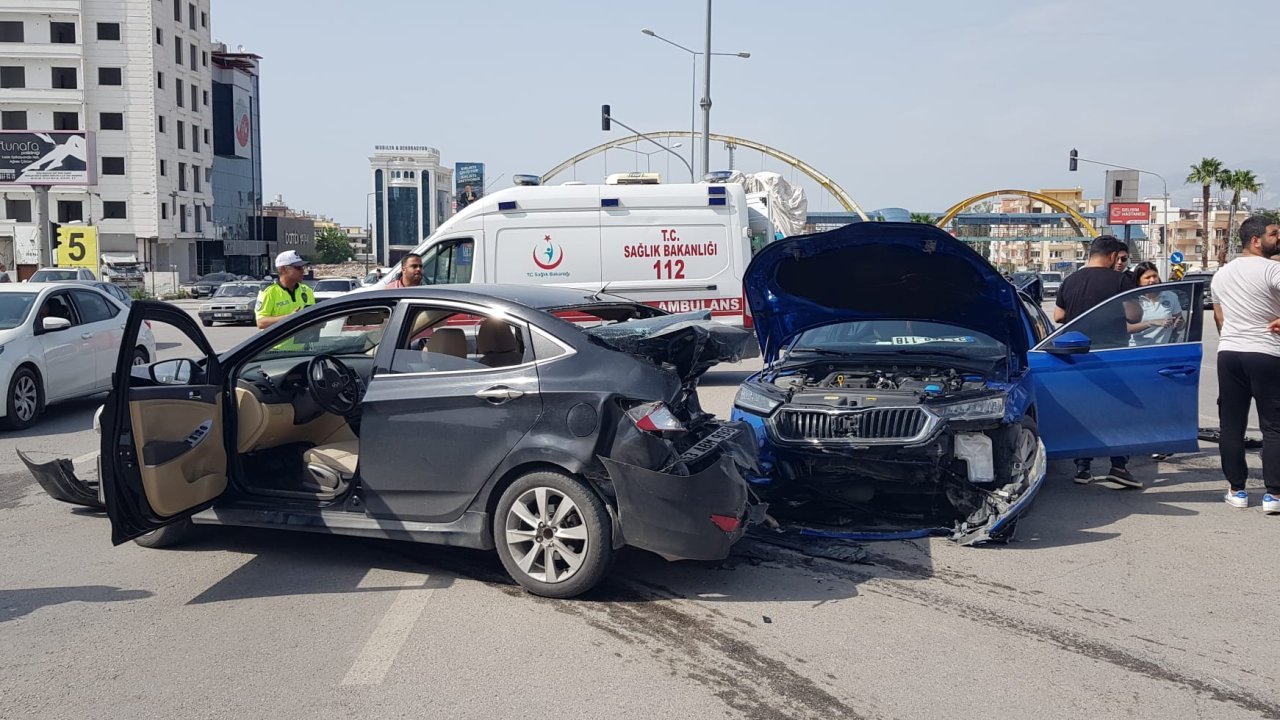 Hatay'da feci kaza: Çok sayıda yaralı var