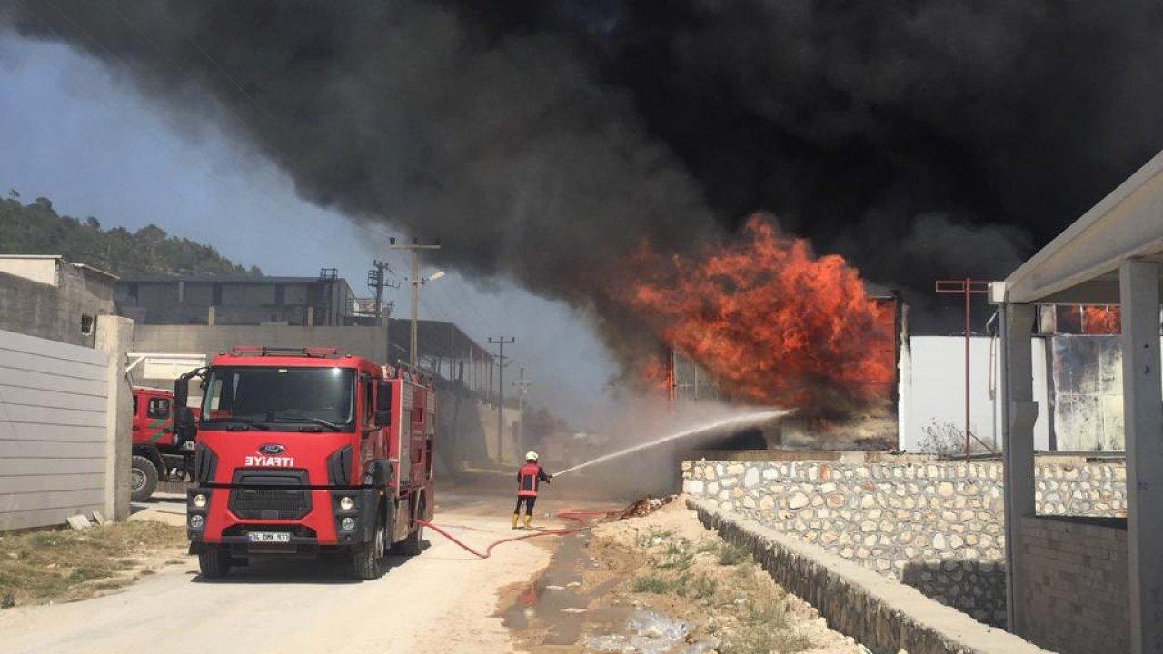 Mersin'de mobilya atölyesinde yangın