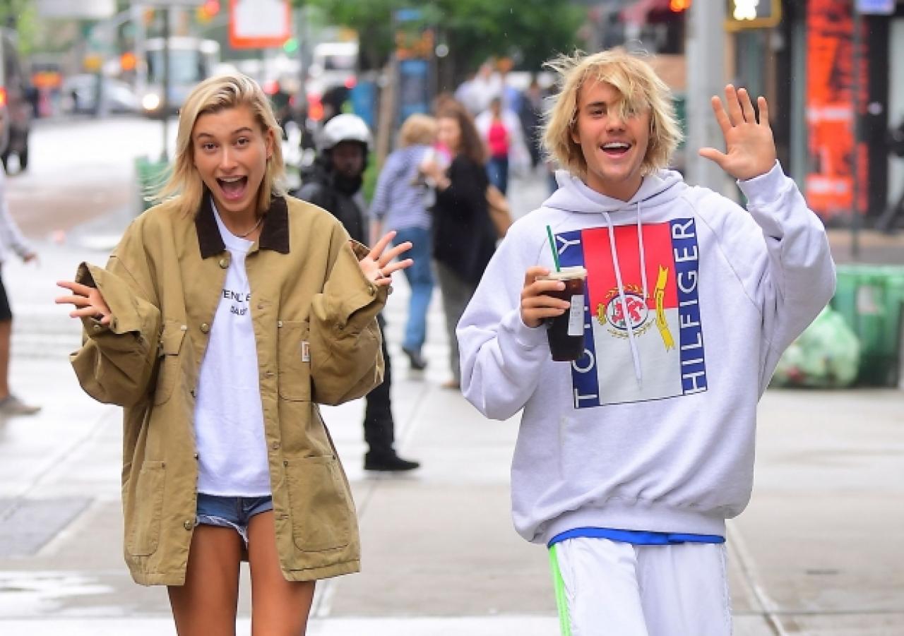 Hailey Baldwin Justin Bieber'in soyadını aldı!