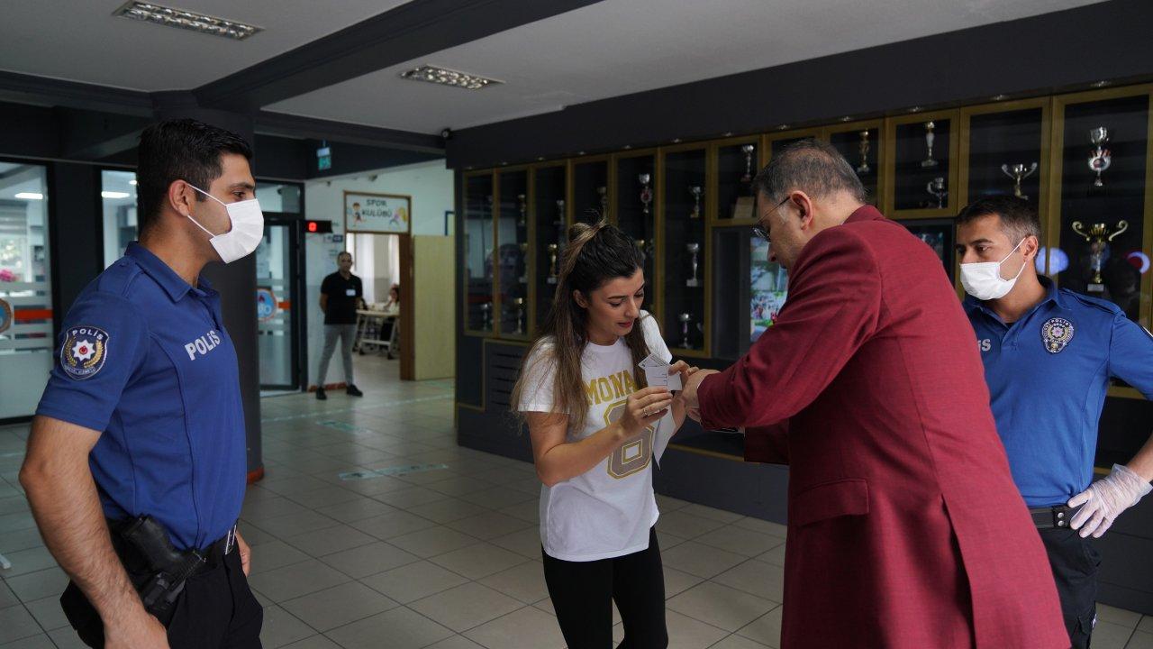 Çalık, sınava saniyeler kala genç adayın yardımına koştu