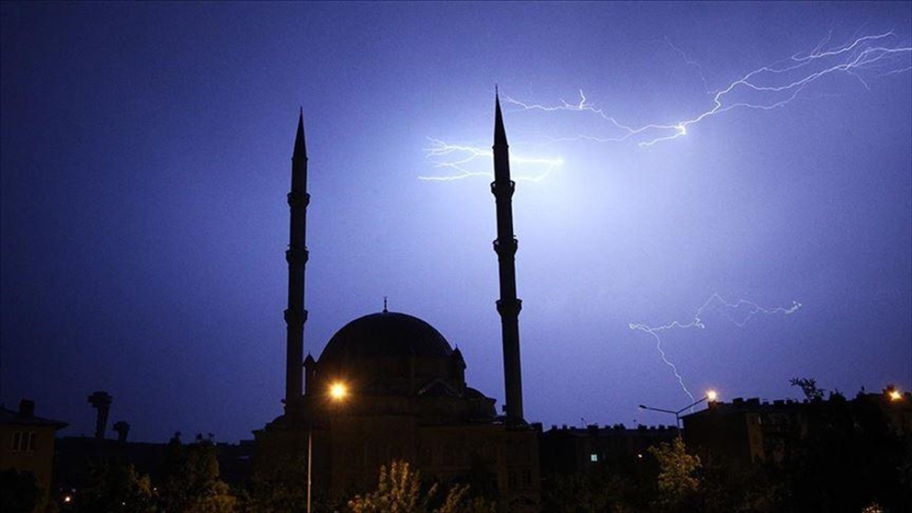 Meteorolojiden bu iki bölgeye uyarı! Heyelan ve su baskınlarına dikkat!