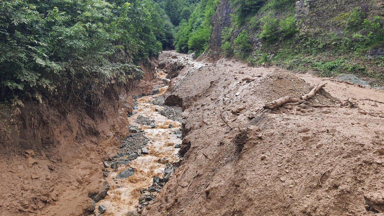 Heyelan panik yarattı: Evler boşaltıldı