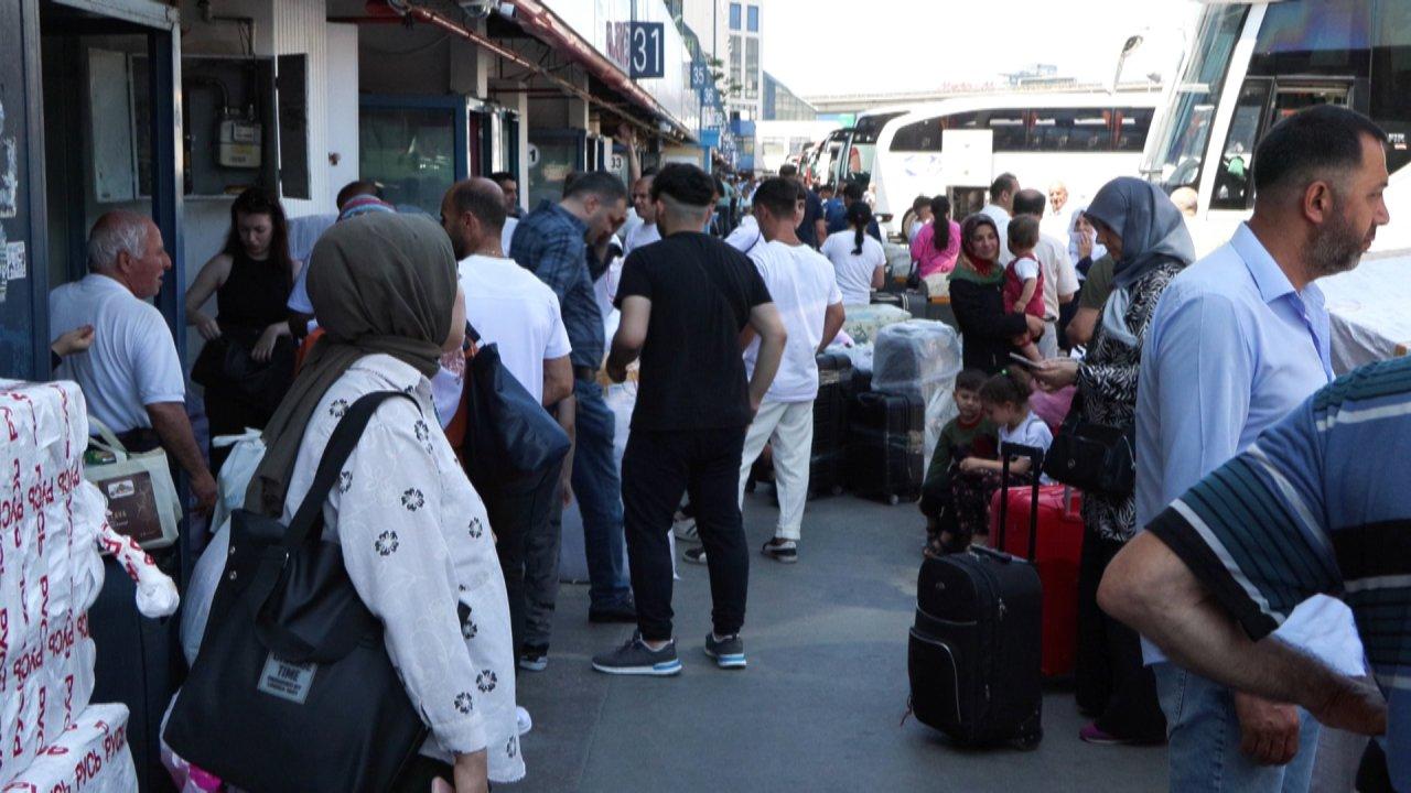 Otogarda bayram yoğunluğu: Şikayet ettiler!