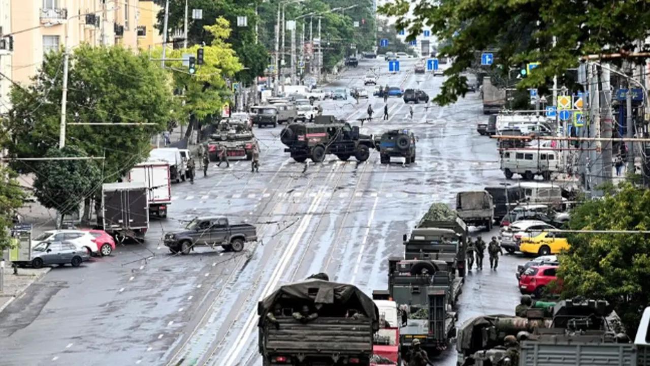 Rusya'da darbe girişimi kısa sürdü, isyan sona erdi