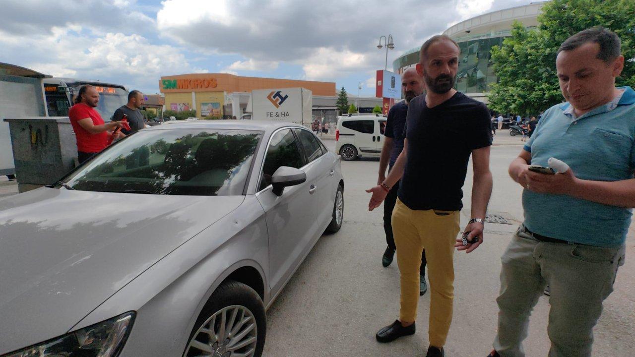 Seyir halindeki otomobile yorgun mermi isabet etti