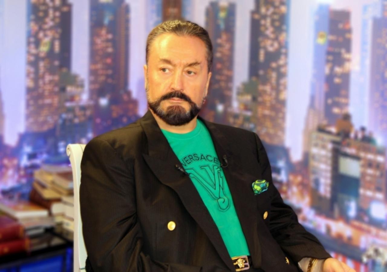 Adnan Oktar'ın 18 yaşından küçük kızları tuzağına düşürdüğü iğrenç taktik