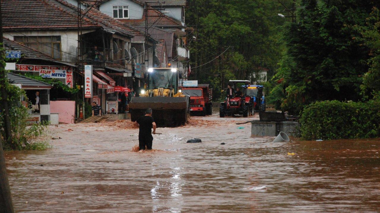 Bartın’da sağanak yağmurda mahsur kalanlar kurtarıldı