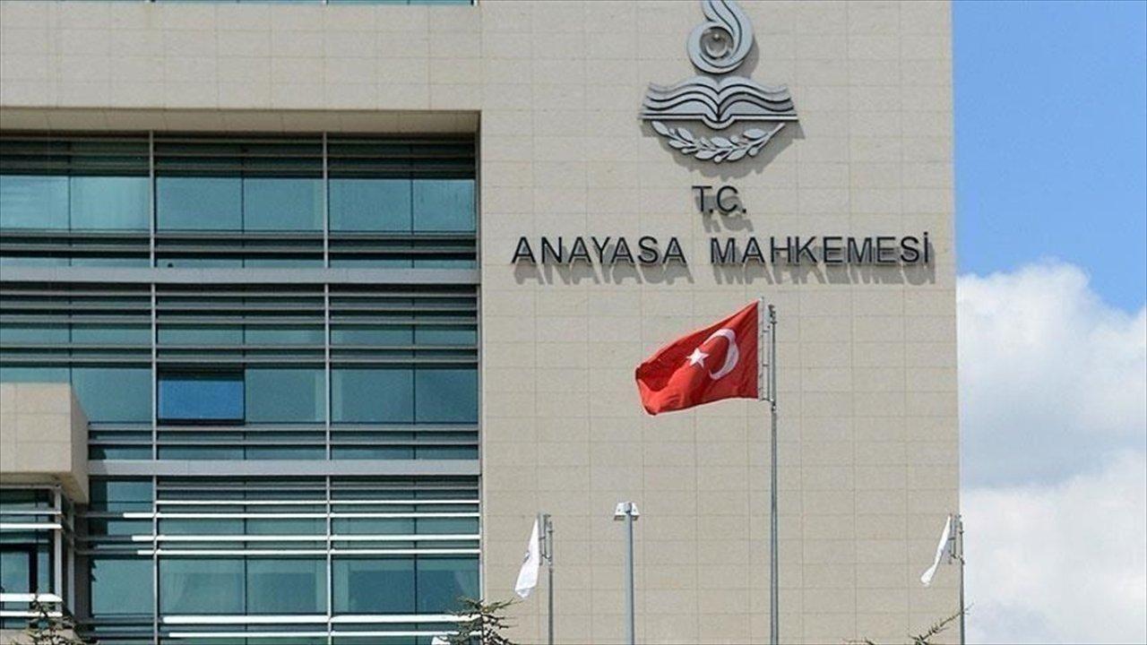 AYM hükmü iptal etti: Anne tarafı soybağının reddi davası açabilir