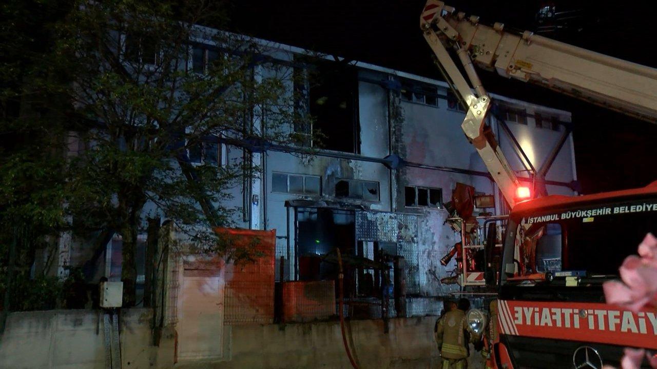 Alevler tüm fabrikayı sardı: Çevrede güvenlik önlemleri alındı