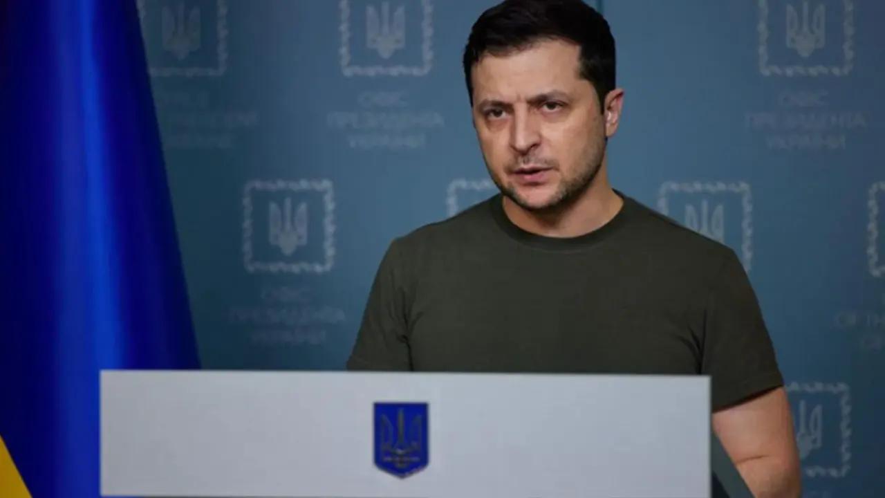 Zelenskiy: Ruslar kasıtlı olarak tahıl ticareti altyapısını hedef aldı, herkes için darbedir