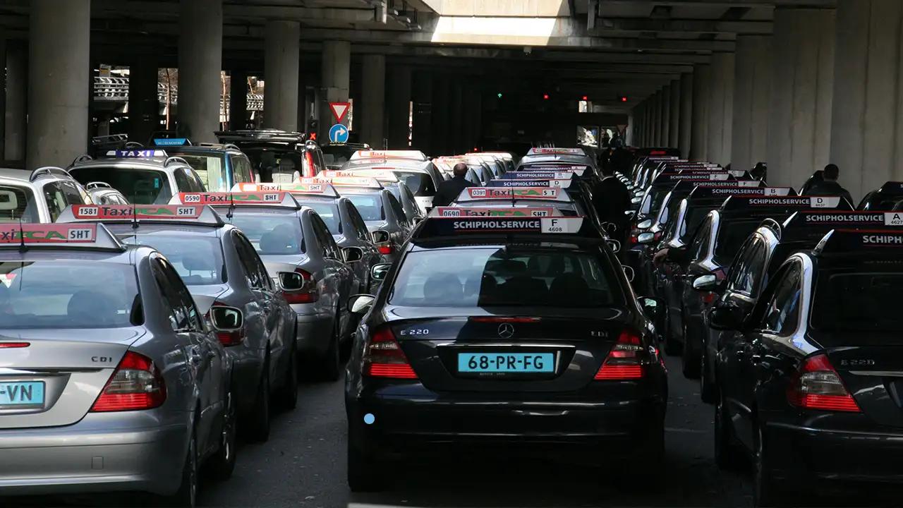 Hollanda Amsterdam'da taksi fiyatları! Taksiler pahalı mı? Taksi uygulamaları ve UBER