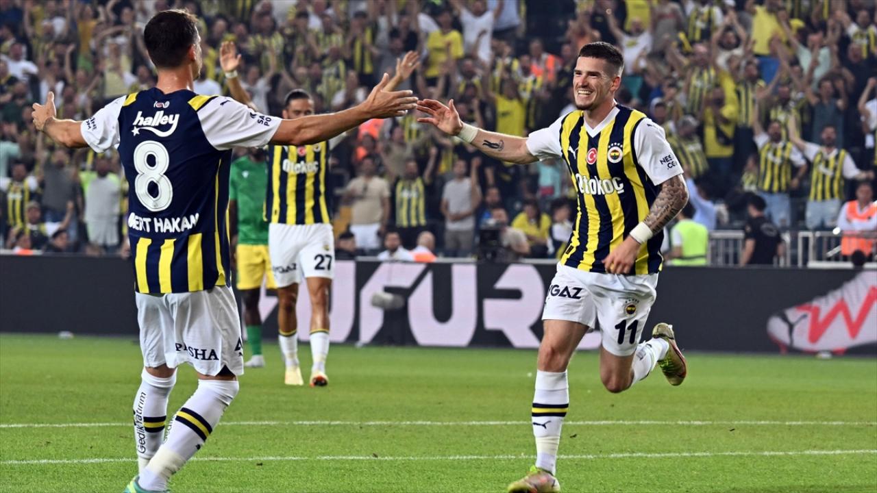 Fenerbahçe farklı kazandı