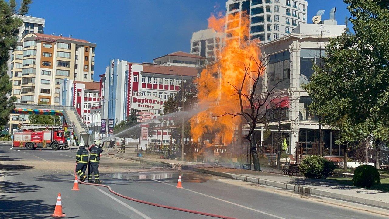 Doğalgaz borusu bomba gibi patladı: Çok sayıda polis ve itfaiye ekibi sevk edildi