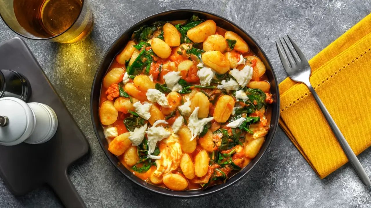 Fırında chorizo ve mozzarella gnocchi tarifi ve yapılışı