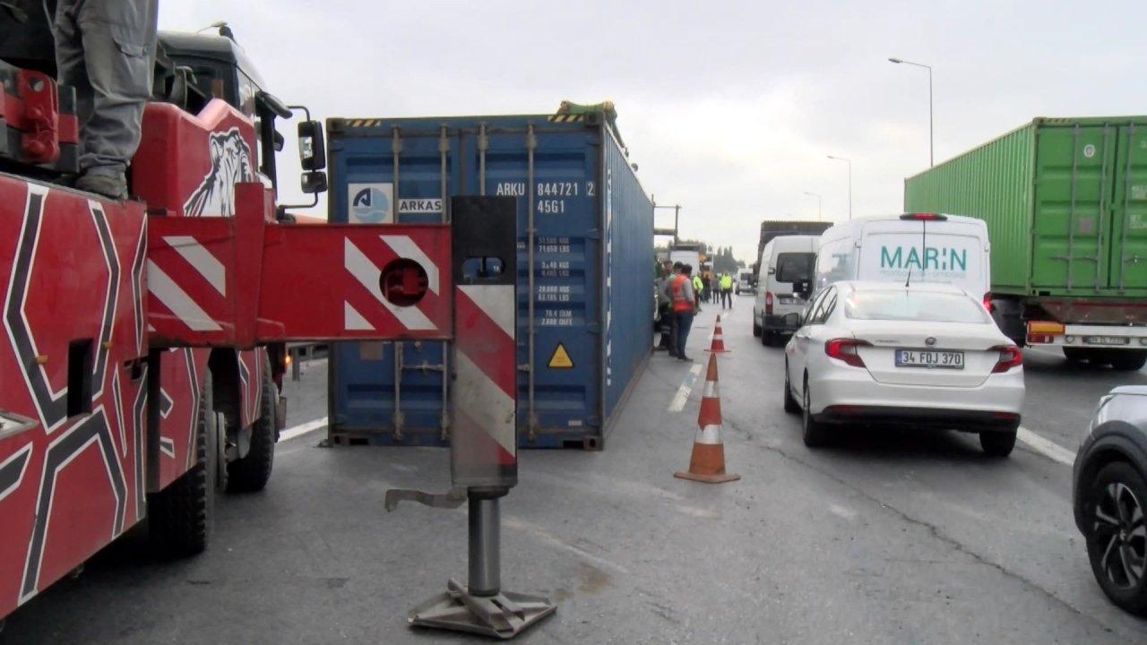 TEM Otoyolu'nda kaza: Trafik durma noktasına geldi