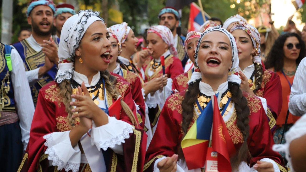 Kartal’da halk oyunları şenliği