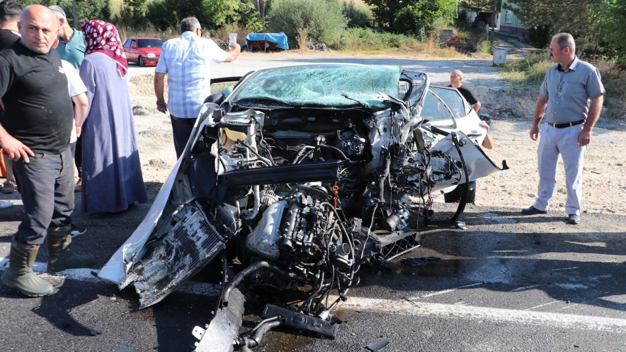 Feci kazada uzman çavuş hayatını kaybetti: 3'ü çocuk, 7 yaralı