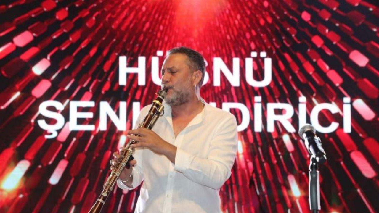 Hüsnü Şenlendirici coşturdu!