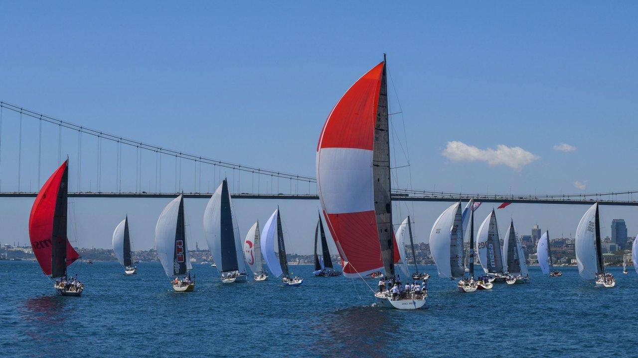 İstanbul Boğazı’nda 30 Ağustos Zafer Bayramı için yat yarışı