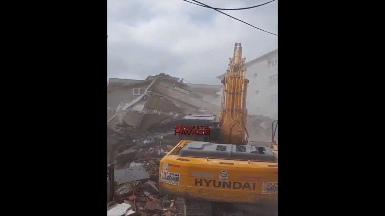 Evi yıkarken yandaki binaya zarar verdi, ev sahibi isyan etti