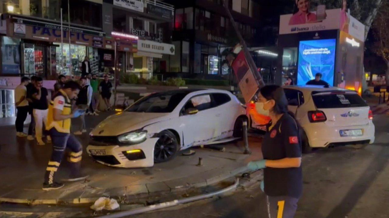 Aynı yönde giden 2 otomobil çarpıştı: Yaralılar var