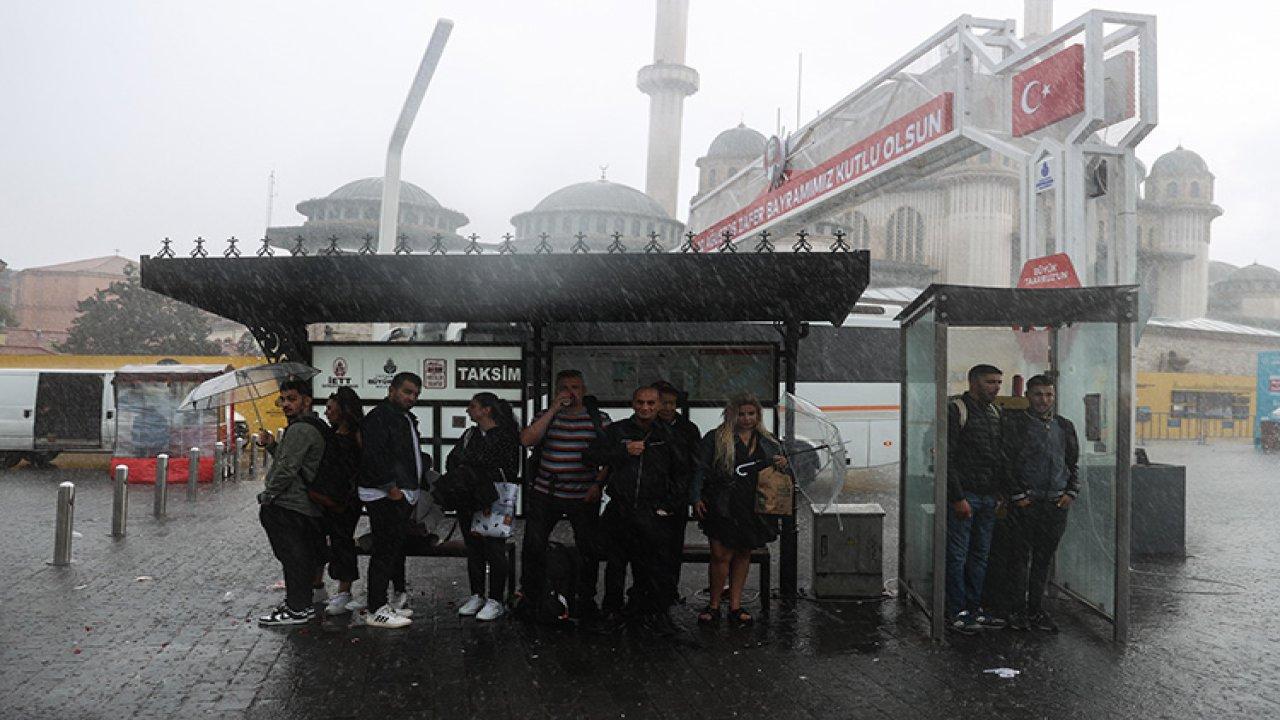 İstanbul'un birçok ilçesinde sağanak etkisini sürdürüyor