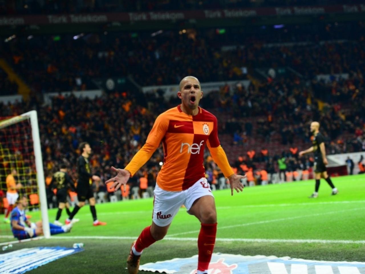 Feghouli'ye dokunan yanıyor