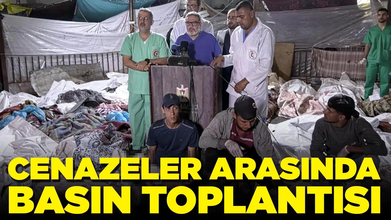 Gazze'de hastane katliamı: Cenazeler arasında basın toplantısı