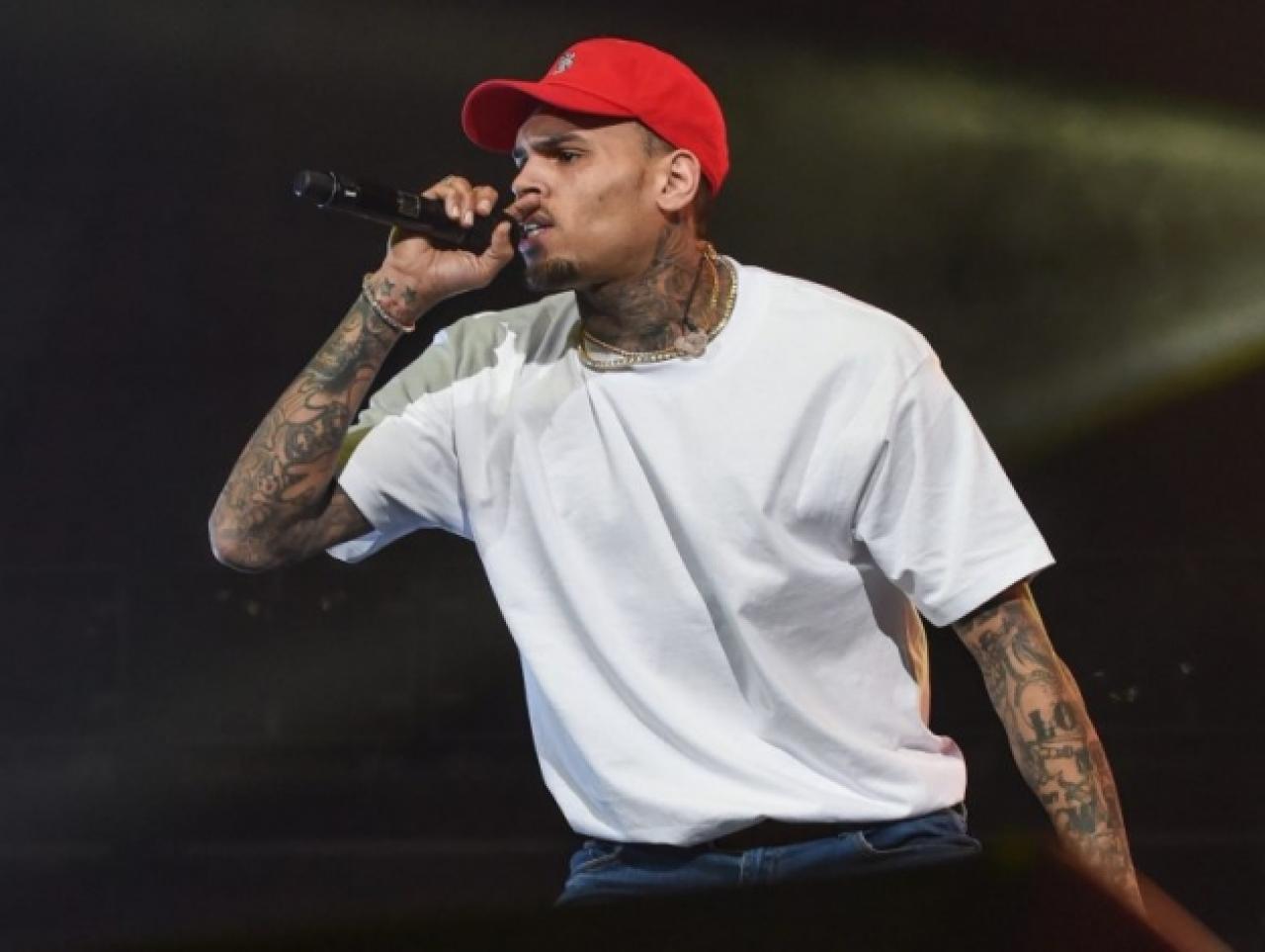 Chris Brown Paris'te tutuklandı! Tecavüz ididaları doğru mu