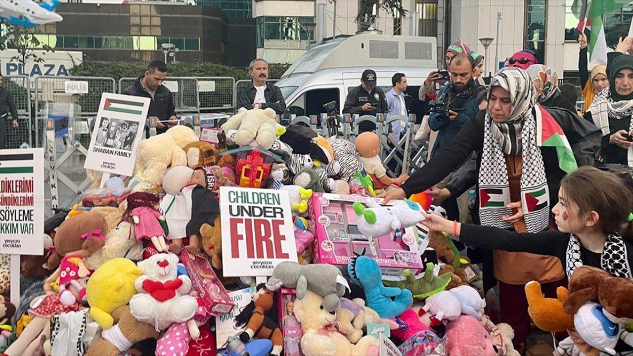 ''Oyuncak''lı İsrail protestosu