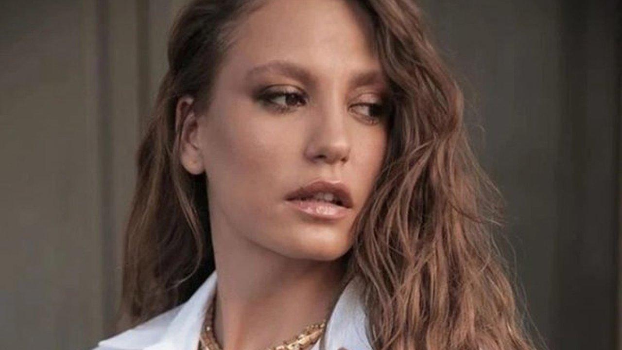 Serenay Sarıkaya'nın hayranlarını meraklandıran 'Esrarengiz not'