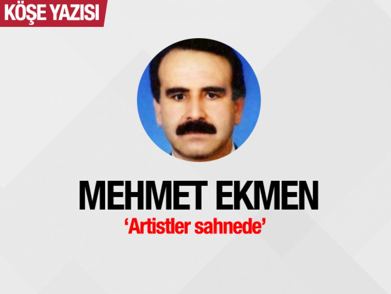 Artistler sahnede