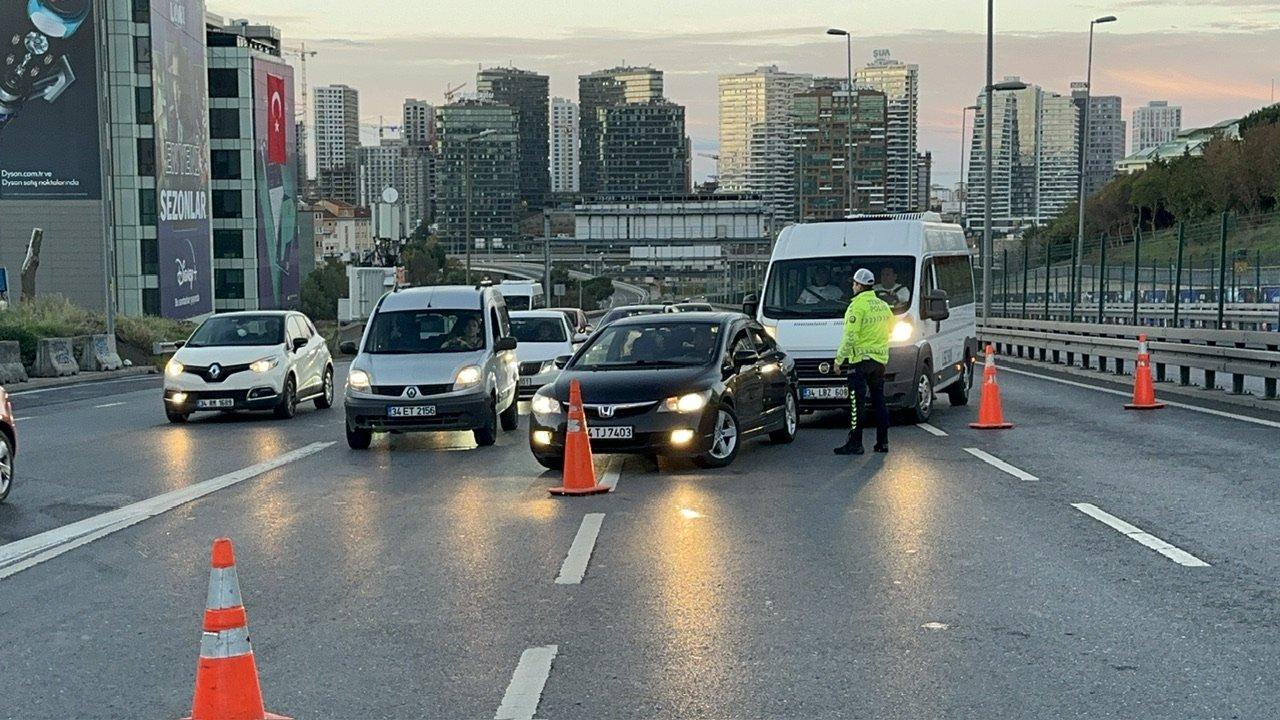 15 Temmuz Şehitler Köprüsü maraton nedeniyle trafiğe kapatıldı