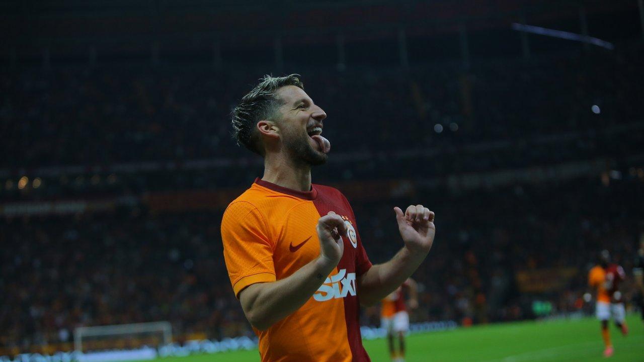 Maçın adamı Mertens 2 gol 1 asist ile döndü