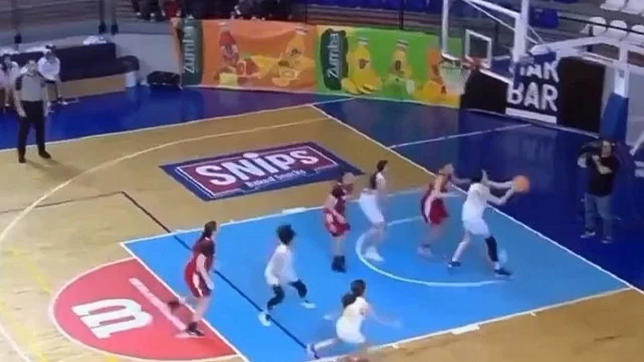 Böyle maç görülmedi! Milli basketçi potaları karıştırdı…