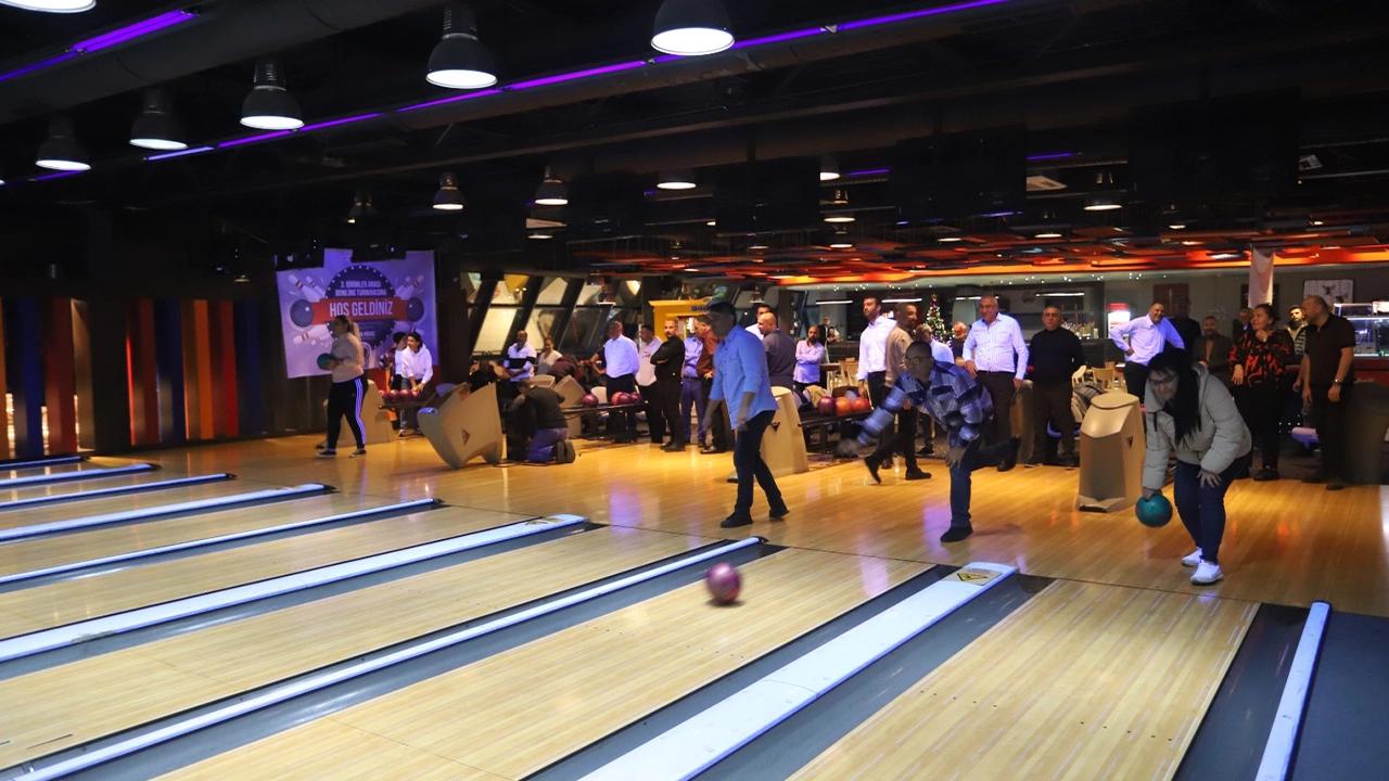 Kartal Belediyesi Bowling Turnuvası’nda kazananlar kupalarını aldı