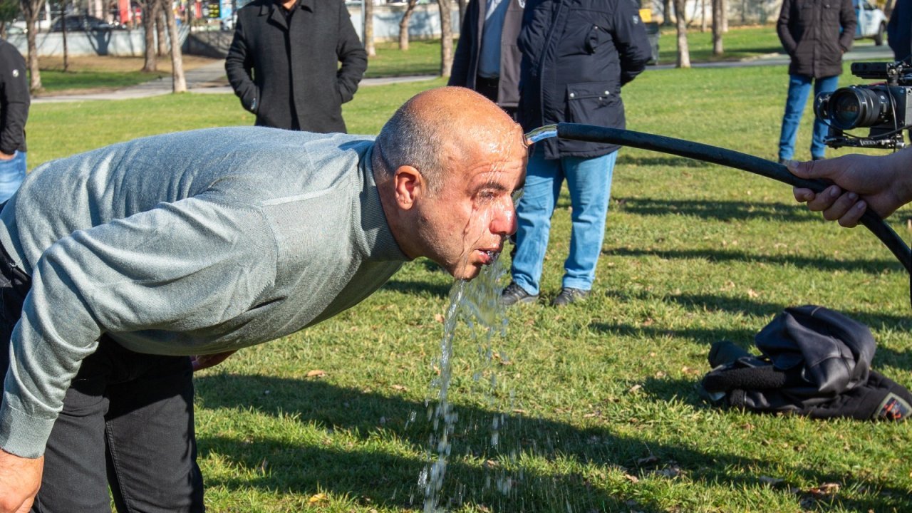 Göz yaşartıcı spreyleri bizzat deneyen personelin zor anları!