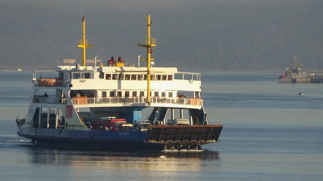 Deniz ulaşımına fırtına engeli: Bazı feribot seferleri iptal edildi