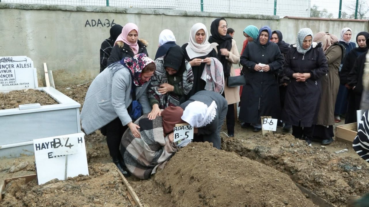 Çatışmada vurulan 15 yaşındaki Büşra son yolculuğuna uğurlandı: 'Masum bir çocuktan ne istediniz?'