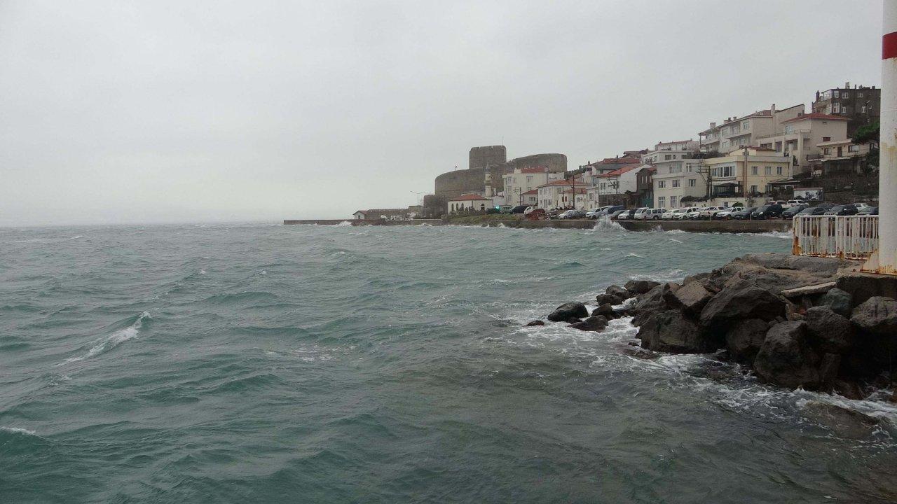 Gemi trafiği çift yönlü durduruldu