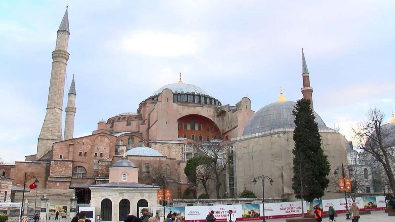 Ayasofya'nın üst katına Türklerin alınmadığı iddiası kafaları karıştırdı