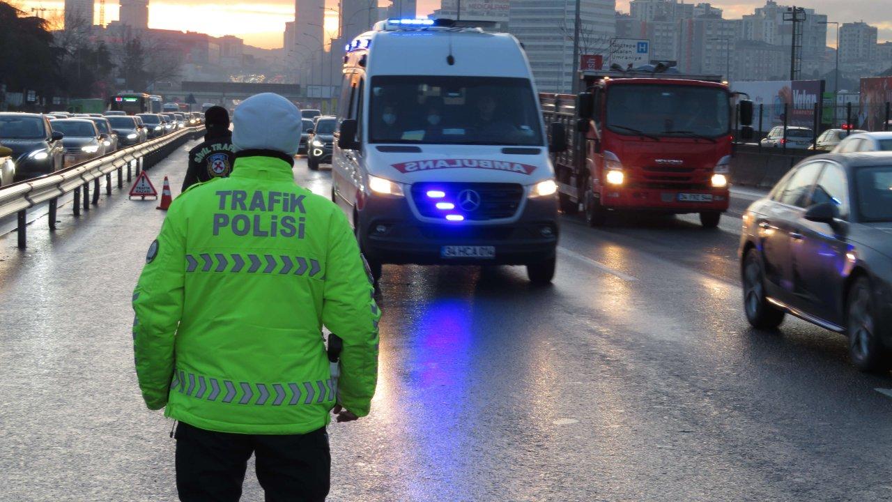 İstanbul'da çakar ve emniyet şeridi denetimi